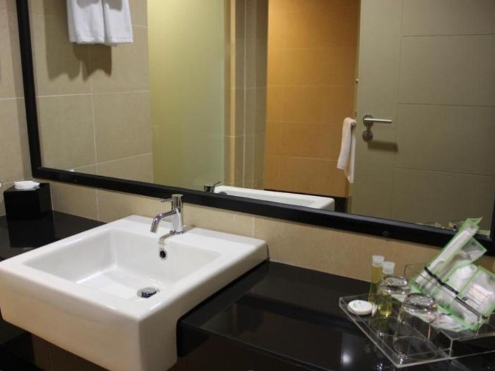 Raia Hotel & Convention Centre Terengganu Kuala Terengganu Ngoại thất bức ảnh